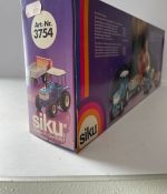 SIKU 3754 - Ford TW 35 mit Dungstreuer - Farmer Serie 1:32 OVP - SEHR SELTEN!