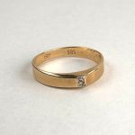 Eleganter GOLDRING 585 - 14 KARAT 1,79 g Gelbgold mit kleinem Stein - gebraucht