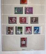 BERLIN 1949-1990 Sammlung postfrisch komplett Lindner Vordruck in 2 Ringbindern