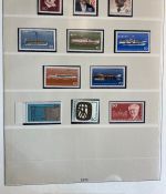 BERLIN 1949-1990 Sammlung postfrisch komplett Lindner Vordruck in 2 Ringbindern