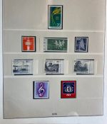 BERLIN 1949-1990 Sammlung postfrisch komplett Lindner Vordruck in 2 Ringbindern