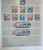 BERLIN 1949-1990 Sammlung postfrisch komplett Lindner Vordruck in 2 Ringbindern