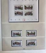 BERLIN 1949-1990 Sammlung postfrisch komplett Lindner Vordruck in 2 Ringbindern