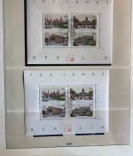 BERLIN 1949-1990 Sammlung postfrisch komplett Lindner Vordruck in 2 Ringbindern