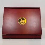 Luxuriöse Münzbox für "Die kleinsten Goldmünzen der Welt" für über 50 Münzen