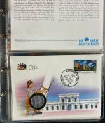 NUMISBRIEFE aus aller Welt - Album mit 35 Numisbriefen inkl. Kassette