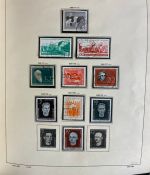 DDR Sammlung gestempelt - 1949-1974 nahezu komplett auf Vordruck im Klemmbinder