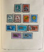 DDR Sammlung gestempelt - 1949-1974 nahezu komplett auf Vordruck im Klemmbinder