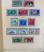DDR Sammlung gestempelt - 1949-1974 nahezu komplett auf Vordruck im Klemmbinder