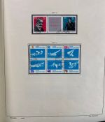 DDR Sammlung gestempelt - 1949-1974 nahezu komplett auf Vordruck im Klemmbinder
