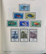 DDR Sammlung gestempelt - 1949-1974 nahezu komplett auf Vordruck im Klemmbinder