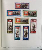 DDR Sammlung gestempelt - 1949-1974 nahezu komplett auf Vordruck im Klemmbinder