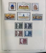 DDR Sammlung gestempelt - 1949-1974 nahezu komplett auf Vordruck im Klemmbinder