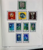 DDR Sammlung gestempelt - 1949-1974 nahezu komplett auf Vordruck im Klemmbinder