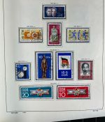 DDR Sammlung gestempelt - 1949-1974 nahezu komplett auf Vordruck im Klemmbinder