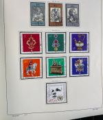 DDR Sammlung gestempelt - 1949-1974 nahezu komplett auf Vordruck im Klemmbinder