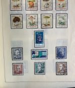 DDR Sammlung gestempelt - 1949-1974 nahezu komplett auf Vordruck im Klemmbinder