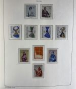 LIECHTENSTEIN Sammlung 1945-1997 postfrisch komplett auf Leuchtturm Vordruck