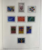 LIECHTENSTEIN Sammlung 1945-1997 postfrisch komplett auf Leuchtturm Vordruck
