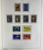 LIECHTENSTEIN Sammlung 1945-1997 postfrisch komplett auf Leuchtturm Vordruck