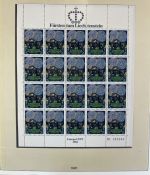 LIECHTENSTEIN Kleinbogen Sammlung 1961-1991 postfrisch - auf Lindner Vordruck
