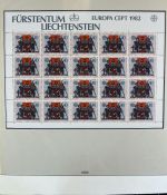 LIECHTENSTEIN Kleinbogen Sammlung 1961-1991 postfrisch - auf Lindner Vordruck