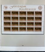 LIECHTENSTEIN Kleinbogen Sammlung 1961-1991 postfrisch - auf Lindner Vordruck