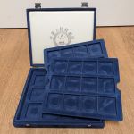 Münzkassette Schatulle mit 3 Tableaus für Silber-Gedenkmünzen China - gebraucht