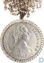 Maria Theresia Taler 1780 X mit Fassung und Kette aus Sterlingsilber 925
