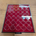 Lindner Rauchglas Münzbox für verkapselte Münzen mit Kapseln - 2937 - 30 Fächer 37,5 mm