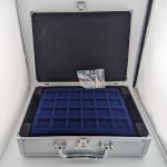 Alu-Münzkoffer silber - mit 6 blauen Tableus - mit 1x Schlüssel - passend für Leuchtturm Cargo S6 Einlagen