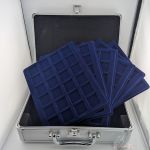Alu-Münzkoffer silber - mit 6 blauen Tableus - mit 1x Schlüssel - passend für Leuchtturm Cargo S6 Einlagen