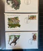 MOTIV TIER WWF Sammlung mit über 140 FDC Ersttagsbriefe im Binder