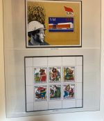 DDR Sammlung postfrisch - 1966-1990 komplett in 2 Sieger Vordruckalbum