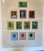 LIECHTENSTEIN Sammlung 1969-1995 postfrisch - in 2 Lindner Ringbindern mit Kassette