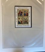 LIECHTENSTEIN Sammlung 1969-1995 postfrisch - in 2 Lindner Ringbindern mit Kassette