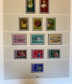 LIECHTENSTEIN Sammlung 1969-1995 postfrisch - in 2 Lindner Ringbindern mit Kassette