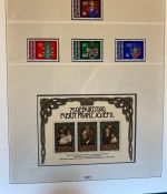 LIECHTENSTEIN Sammlung 1969-1995 postfrisch - in 2 Lindner Ringbindern mit Kassette