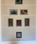 LIECHTENSTEIN Sammlung 1969-1995 postfrisch - in 2 Lindner Ringbindern mit Kassette