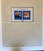 LIECHTENSTEIN Sammlung 1969-1995 postfrisch - in 2 Lindner Ringbindern mit Kassette