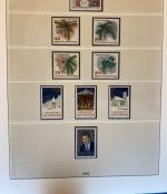 LIECHTENSTEIN Sammlung 1969-1995 postfrisch - in 2 Lindner Ringbindern mit Kassette