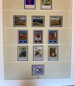 LIECHTENSTEIN Sammlung 1969-1995 postfrisch - in 2 Lindner Ringbindern mit Kassette