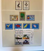 LIECHTENSTEIN Sammlung 1969-1995 postfrisch - in 2 Lindner Ringbindern mit Kassette