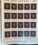 LIECHTENSTEIN Kleinbogen Sammlung 1977-1989 postfrisch - in 4 ETB-Alben