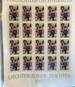 LIECHTENSTEIN Kleinbogen Sammlung 1977-1989 postfrisch - in 4 ETB-Alben