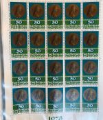 LIECHTENSTEIN Kleinbogen Sammlung 1977-1989 postfrisch - in 4 ETB-Alben