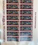 LIECHTENSTEIN Kleinbogen Sammlung 1977-1989 postfrisch - in 4 ETB-Alben