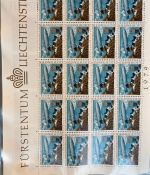 LIECHTENSTEIN Kleinbogen Sammlung 1977-1989 postfrisch - in 4 ETB-Alben