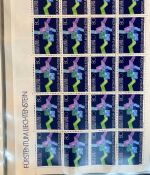 LIECHTENSTEIN Kleinbogen Sammlung 1977-1989 postfrisch - in 4 ETB-Alben