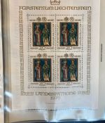 LIECHTENSTEIN Kleinbogen Sammlung 1977-1989 postfrisch - in 4 ETB-Alben